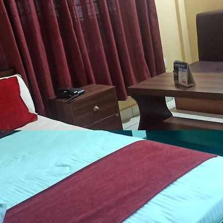 Hotel Royal Chautari, Butwal Exteriör bild