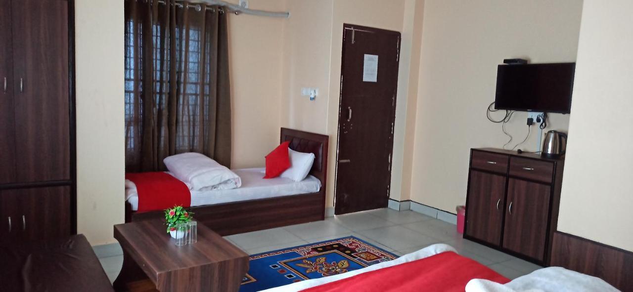 Hotel Royal Chautari, Butwal Exteriör bild