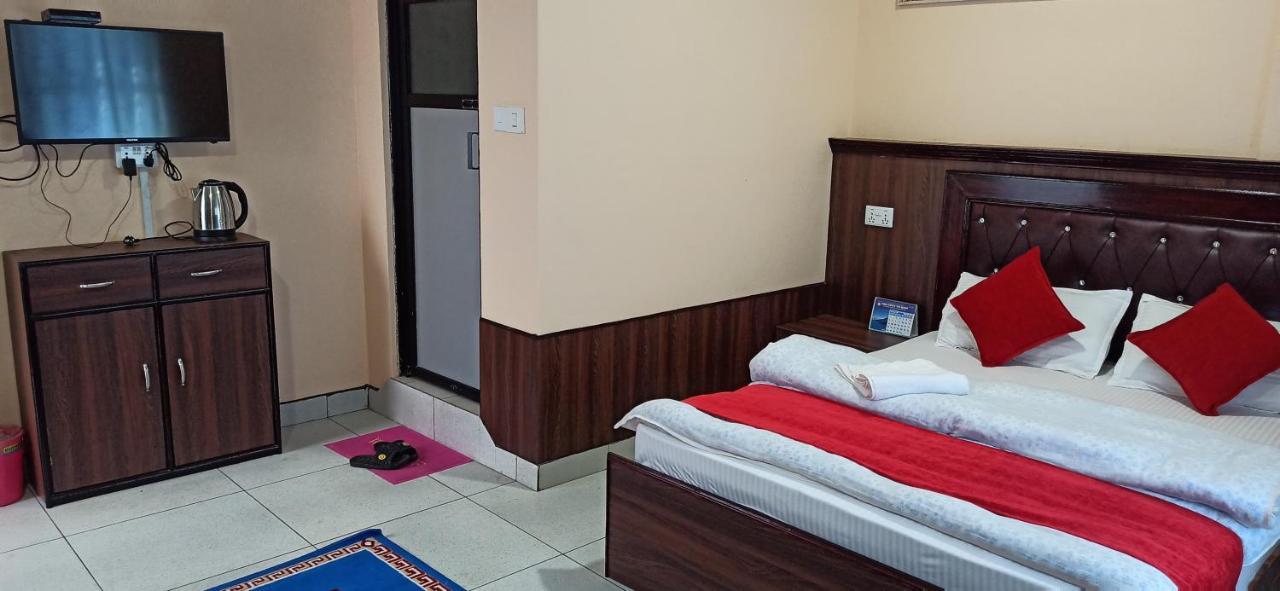 Hotel Royal Chautari, Butwal Exteriör bild