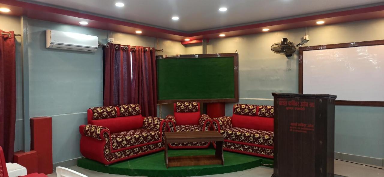 Hotel Royal Chautari, Butwal Exteriör bild